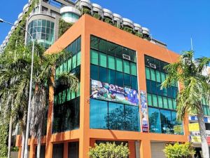 SPOT ON 89900 Jesselton Capsule Inn