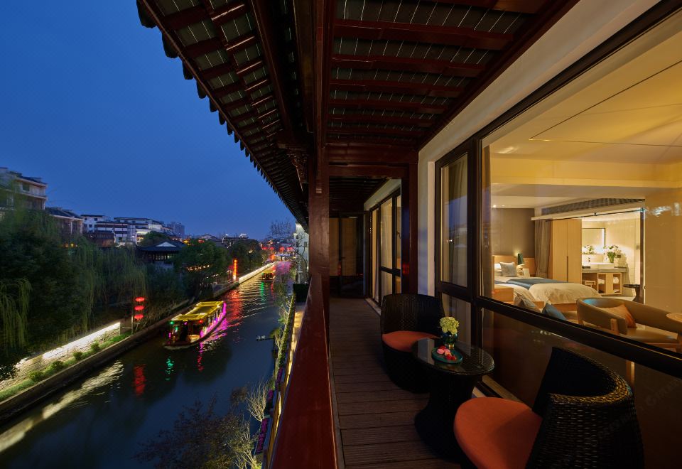 Yebo Qinhuai SSAW Hotel