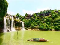 芙蓉镇土王居客栈 - 瀑布奇观豪华特大床房