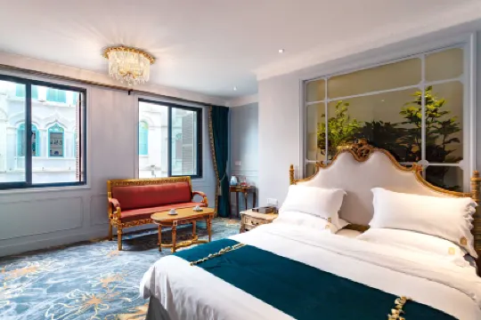 Haikou Monet Garden French Light Luxury Hostel (Qilou Old Street) Отели рядом с достопримечательностью «Thean Hou Temple»
