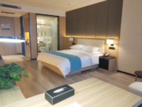 H酒店(赤峰学院万达广场店) - 智能豪华大床房