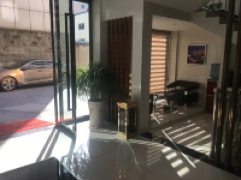 Yijia Hotel Hefeng