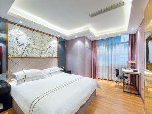 Bainian Hotel (Yiwu International Trade City)