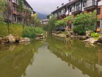 乐山乐山轻风飘雨公寓