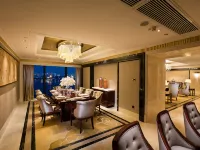 Hilton Wuhan Riverside Hotels near Guiyuan Temple