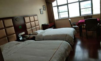 Longhui Pengyang Business Hotel