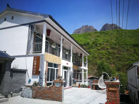 Beijing Lingshan Guanshan Homestay (Julingxia Scenic Area) Отели рядом с достопримечательностью «Miyun Flood Pass»