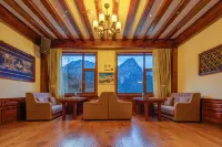 Shangri-La Snow Mountain Hotel On the Cliff