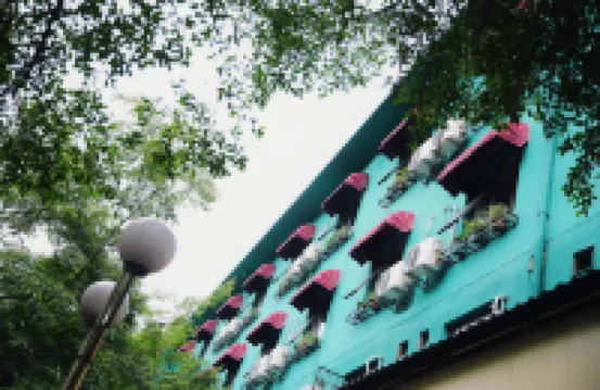 Zhaohuaxisu Hotel(Guilin Central Square Two Rivers and Four Lakes Store)