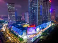 Chaoqu Designer Boutique Apartment(Guangzhou Panyu Wanda South Village Wanbo Metro Station) Hotels near Chimelong Safari Park