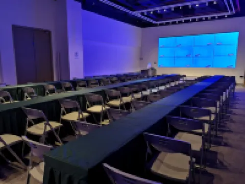 Xingzhou Bay Grand Hotel (Ganzhou Yudu County Changzheng Square)