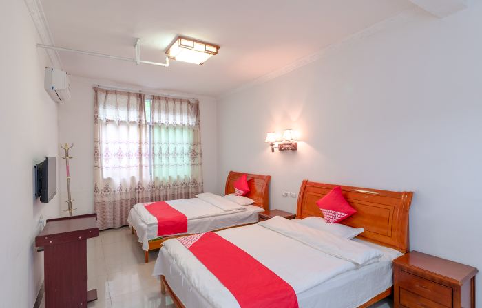 Tourist Hotel
