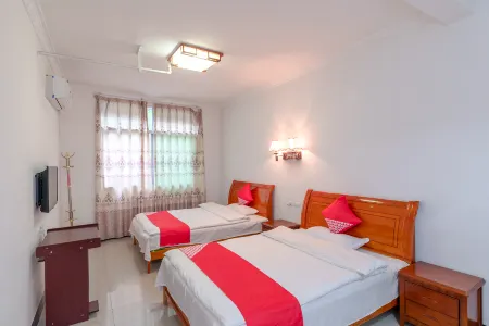 Tourist Hotel Отели рядом с достопримечательностью «Gaozeng Dongzhai»