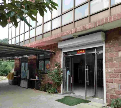 Zanhuang Friendship Villa Hotels near Jiunv Peak Scenic Area