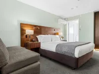 Holiday Inn QUEENSTOWN FRANKTON ROAD by IHG Hotels near Buzzstop