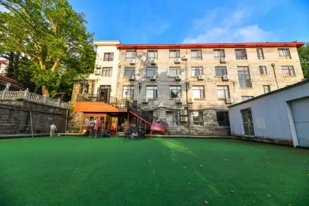 Yuetongzhuang Hotel Отели рядом с достопримечательностью «Sandie Quan Cableway»