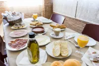 OYO Hotel Los Alamos Hotels in Plasencia