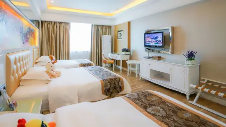 Junfu Hotel (Guangzhou Panyu Square Metro Station)