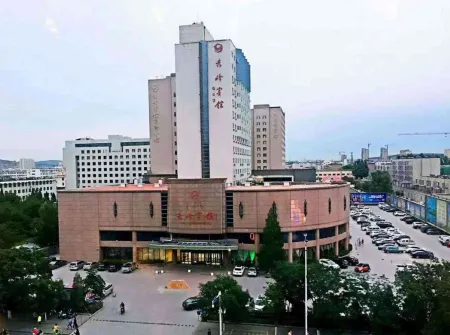 Chifeng Hotel