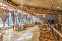 โรงแรม ฮอลิเดย์ การ์เด้น - ที่มีบาร์