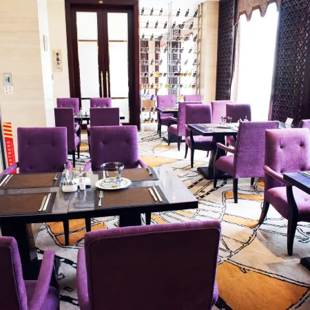 Wyndham Xinyang Downtown