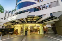 Peppers Broadbeach Hotels near Go Ballooning