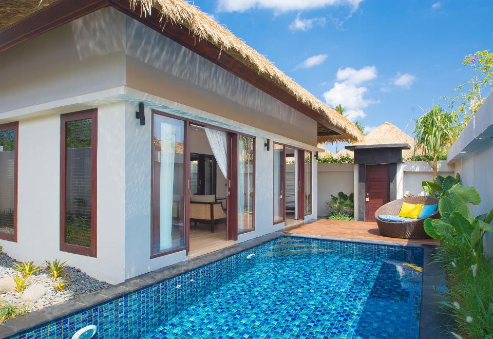 1. 렘봉간 비치 클..