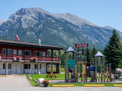 Rocky Mountain Ski Lodge