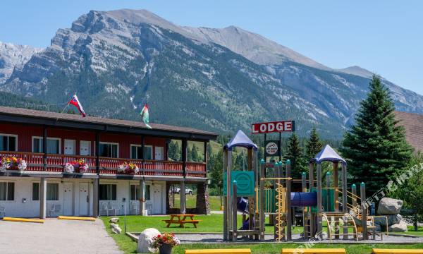 Rocky Mountain Ski Lodge