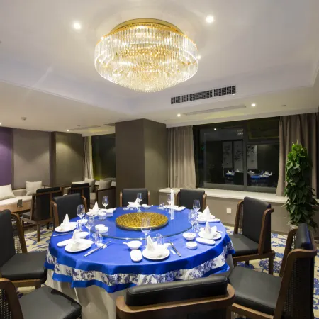 Xianning Liantou Park Road Hotel