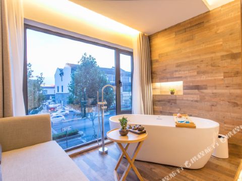 Luxian Light Luxury Inn