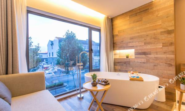 Luxian Light Luxury Inn
