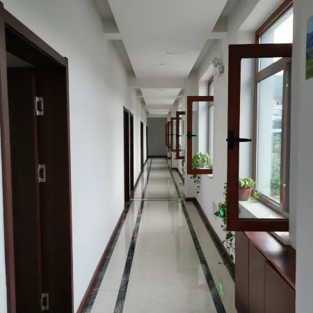 Kuandian Lvjiang Hotel