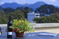 Xinchang Meets A Resident of Xishan Hotels near Xinchangbei Railway Station