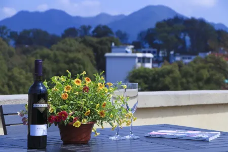 Xinchang Meets A Resident of Xishan Отели в г. Синьчан