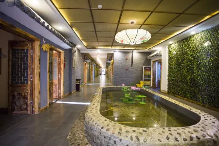 Northwest Folklore Inn (Zhangye National Wetland Park Branch) Отели рядом с достопримечательностью «Xilaisi»