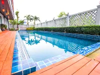 Convenient Grand Plus Hotel Suvarnabhumi Hotels in Bang Sao Thong