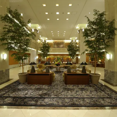 Hotel Granvia Okayama Отели рядом с достопримечательностью «Momotaro Statue»