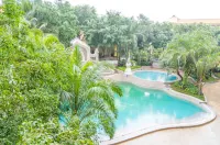 King Land Hotel - piscina