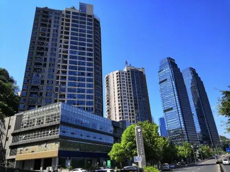 Chongqing Changjiang Memory Homestay Отели рядом с достопримечательностью «Chongqing University of Commerce and Industry (Lanhuahu Campus)»