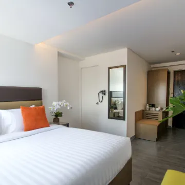 Privato Makati Hotels near Vito Cruz