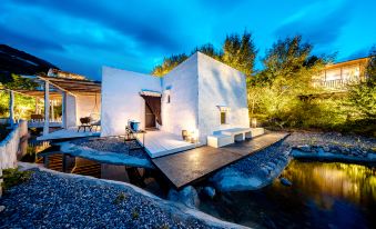 Refuge in rural areas wild luxury resort beauty stay