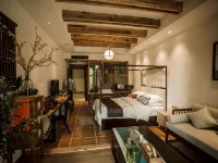 Shifang Cloud Retreat at Wumeng Grassland Hotels in Panzhou