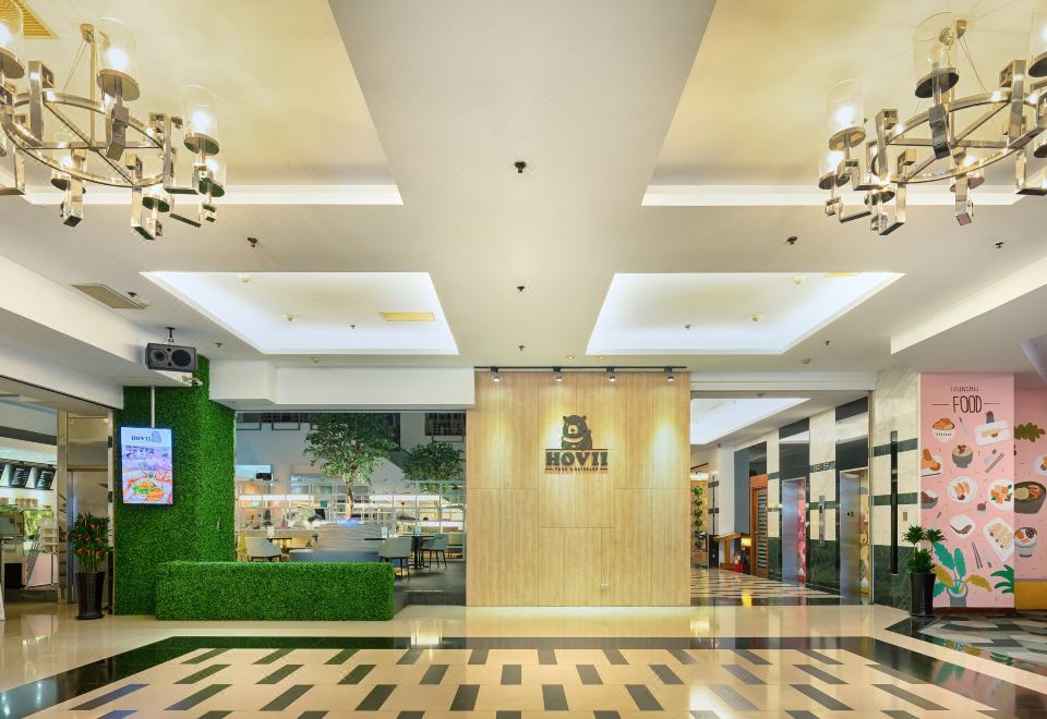 1. 하워드 플라자 ..