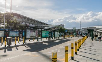 Home Inn (Shenzhen Caopu Subway Station)