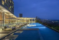 Swiss-Belresort Dago Heritage - Pools