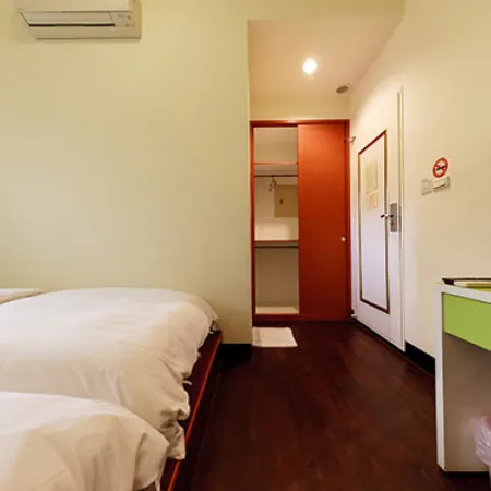 Backpackers Inn