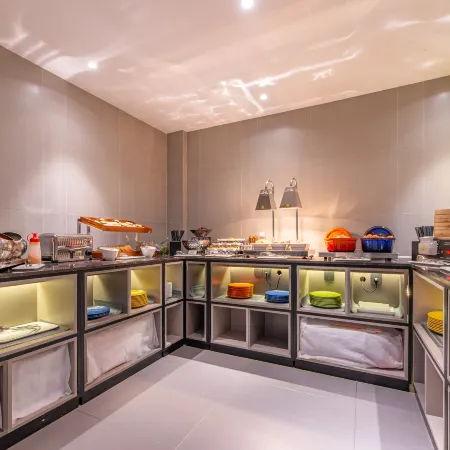 Homeinn Selected Hotel (Jinan Baotu Spring Daming Lake) Отели рядом с достопримечательностью «Озеро Пяти драконов»