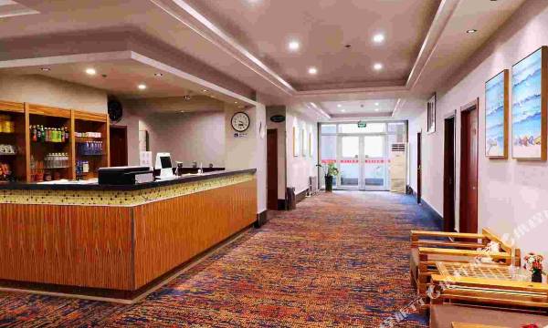 Huilan Hotel (Yantai Railway Station Dayuecheng)