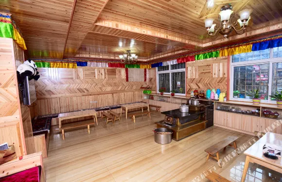 平武古寨阿美家藏家樂